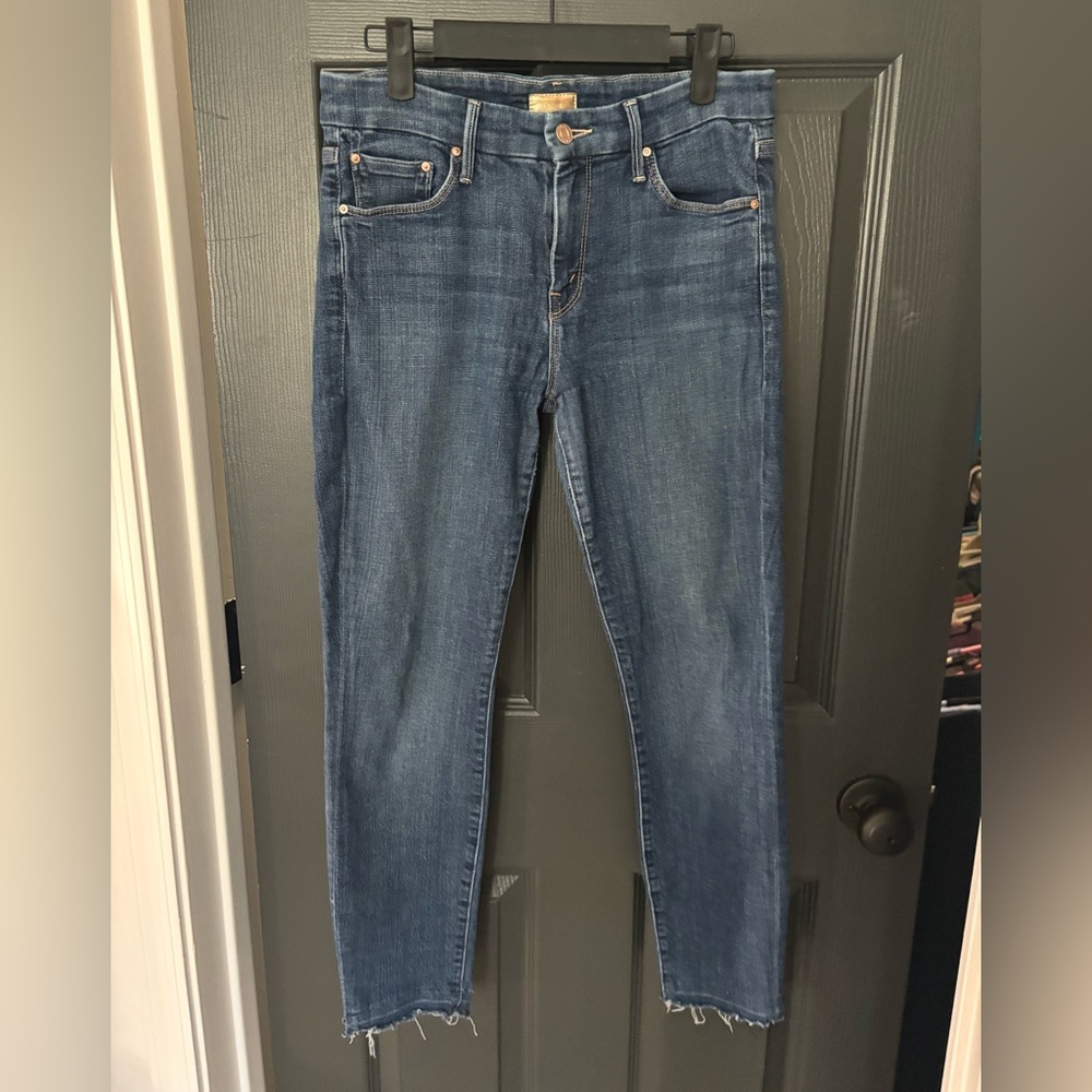 MOTHER Jean Looker Ankle Fray size 29